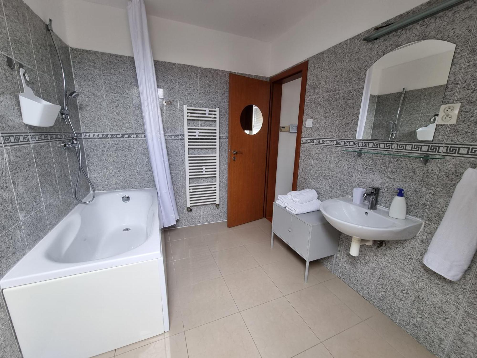 Turecka 49 Apt 2 Nové Zámky エクステリア 写真