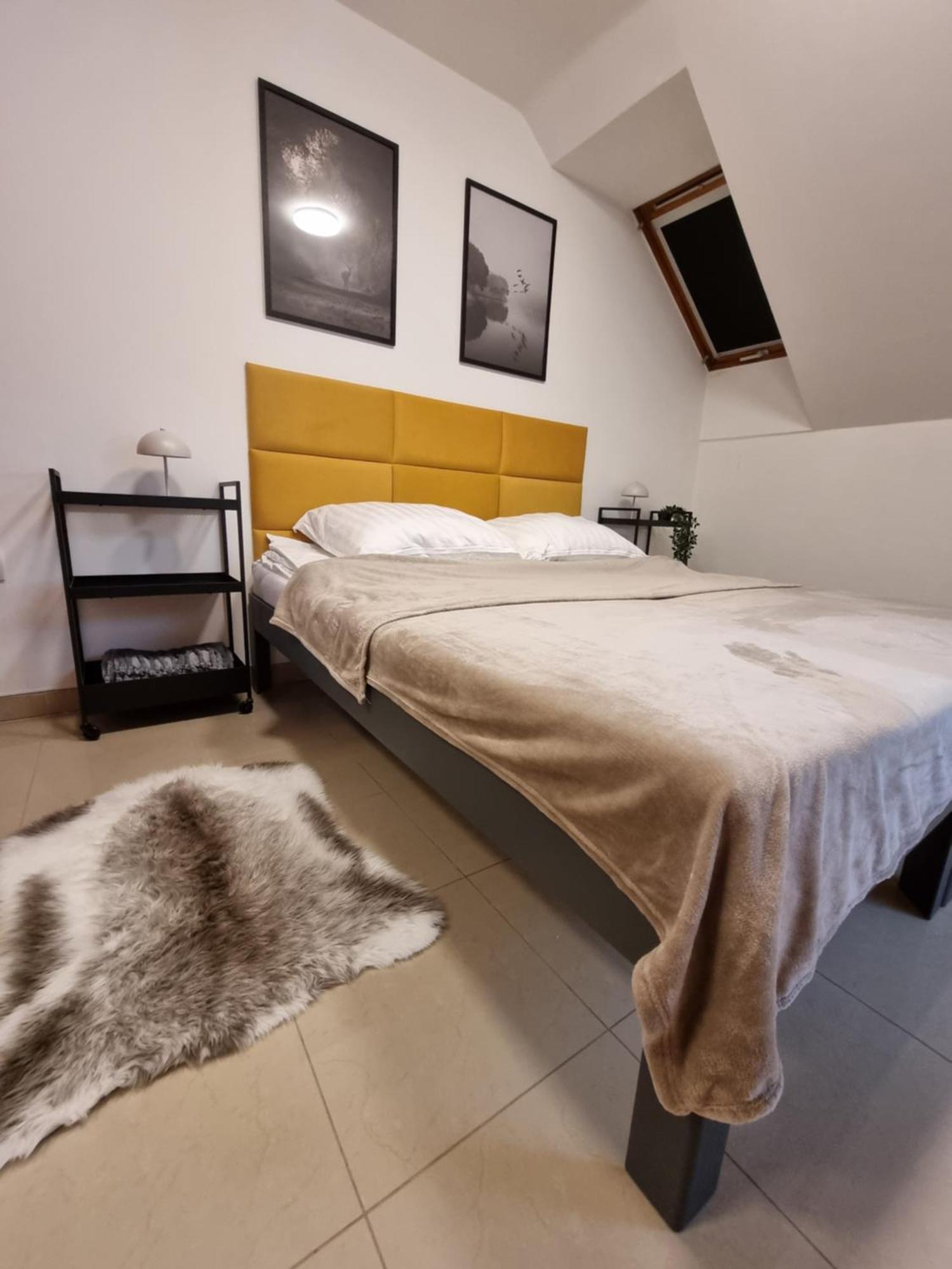 Turecka 49 Apt 2 Nové Zámky エクステリア 写真
